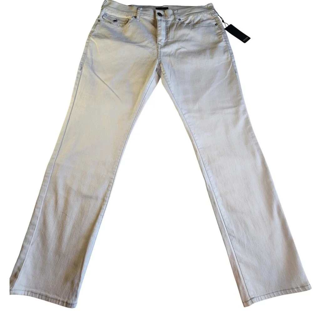 TRUE RELIGION Geno Relaxed Slim Fit Mens 36 x 32 White Jeans Pockets‎ NEW